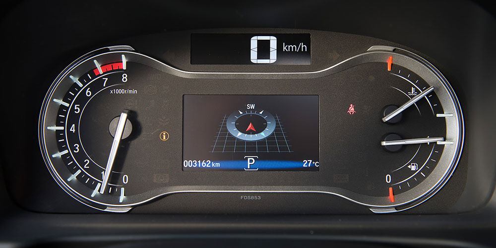 Информативный цифровой спидометр в новом Honda Pilot