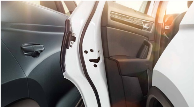 ри открытии каждой из четырёх дверей ŠKODA KODIAQ пластиковые ограничители защитят от царапин ваш автомобиль.