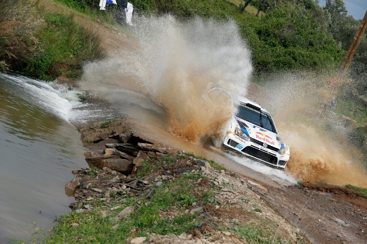 Команда Volkswagen укрепляет лидерство в WRC с победой Себастьена Ожье на ралли Португалии