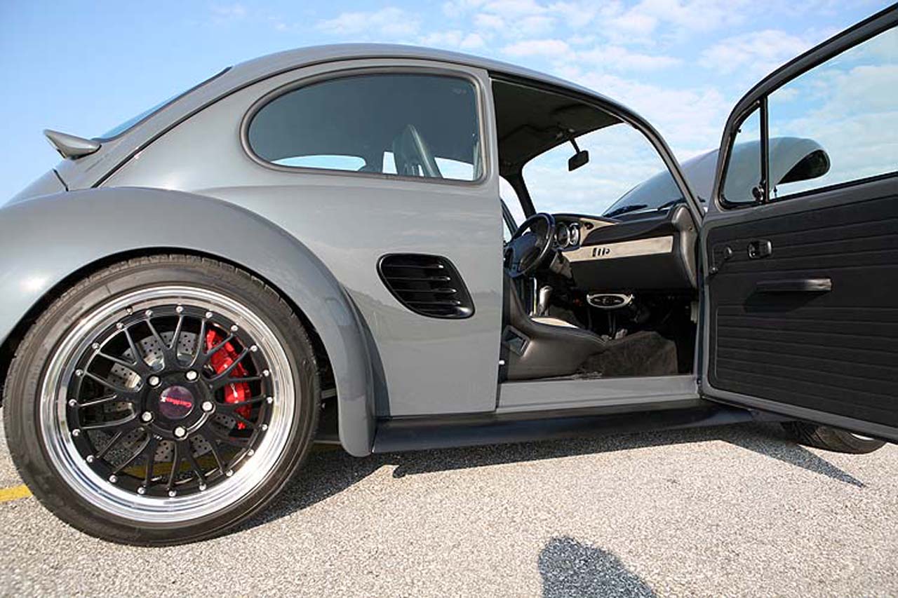 Фольксваген Жук Порше. Фольксваген Жук и Порше 911. Beetle и Porsche похожи. Порше Жук фото.